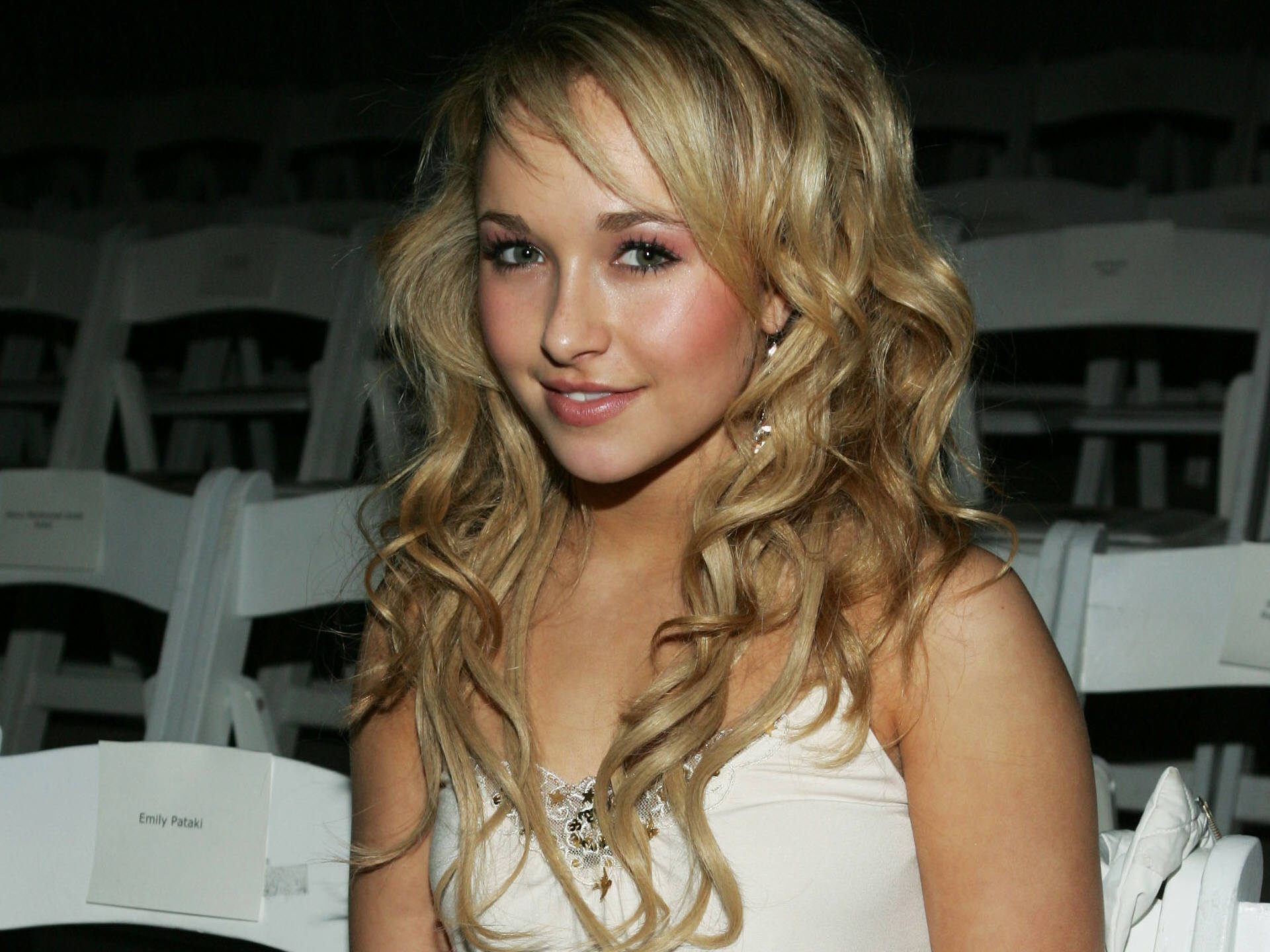 girls_384.jpg